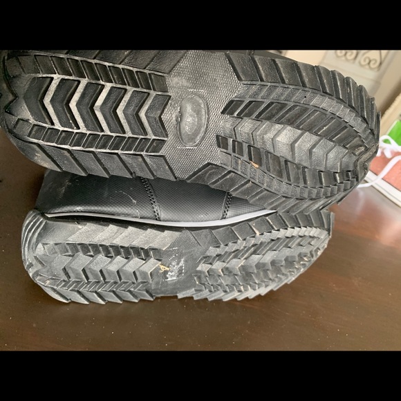 BOYS  or GIRLS 2.5 size snow boots - Picture 8 of 8